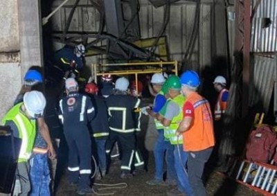 EXPLOSÃO: Bombeiros resgatam cinco trabalhadores dos escombros