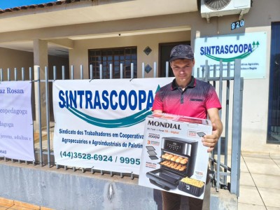 trabalhadores-da-c-vale-recebem-premios-sorteados-no-congresso-da-categoria-2-1777130160