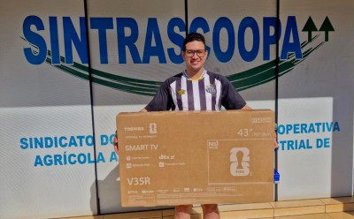 trabalhadores-da-c-vale-recebem-premios-sorteados-no-congresso-da-categoria-1-1777130160